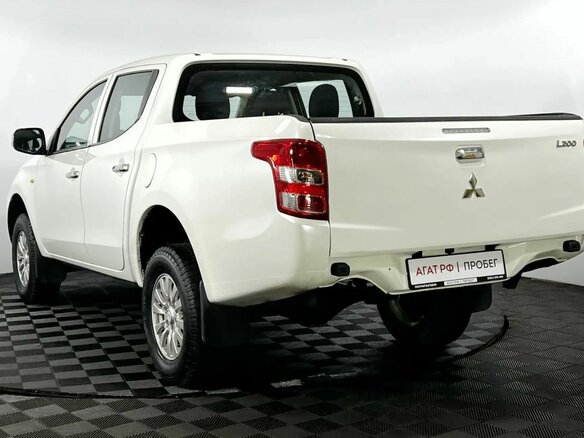 2017 Mitsubishi L200 V, белый, 2350000 рублей - вид 7