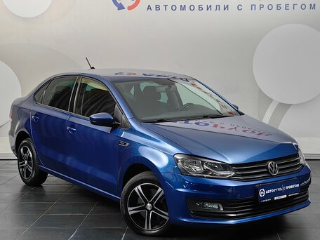 2018 Volkswagen Polo V Рестайлинг, синий, 1333000 рублей, вид 1