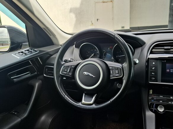 2017 Jaguar F-Pace I, чёрный - вид 24