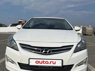 2014 Hyundai Solaris I, белый, 750000 рублей, вид 2