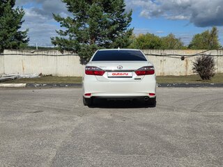 2017 Toyota Camry VII (XV50) Рестайлинг 2, белый, 2450000 рублей, вид 5