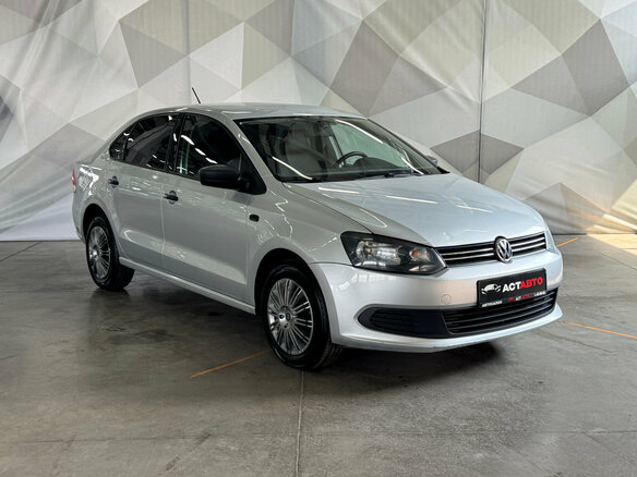 2013 Volkswagen Polo V, серебристый - вид 2