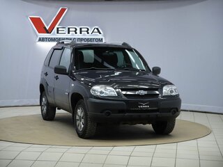2017 Chevrolet Niva I Рестайлинг, коричневый, 690000 рублей, вид 3