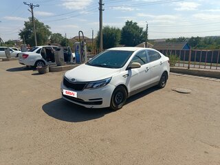 2016 Kia Rio III Рестайлинг, белый, 599999 рублей, вид 2