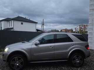 2006 Mercedes-Benz M-Класс 320 II (W164), серый, 1650000 рублей, вид 2