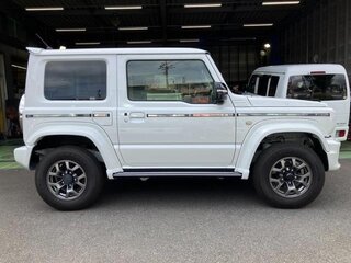 2023 Suzuki Jimny Sierra IV, белый, 1800000 рублей, вид 4