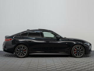 2025 BMW 4 серии Gran Coupe 420i G22, G23, G26 Рестайлинг, чёрный, 6880000 рублей, вид 4