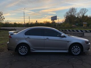 2014 Mitsubishi Lancer X Рестайлинг, серебристый, 990000 рублей, вид 4