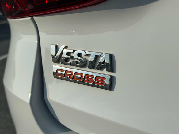 2024 Lada (ВАЗ) Vesta SW Cross I Рестайлинг (NG), белый - вид 9