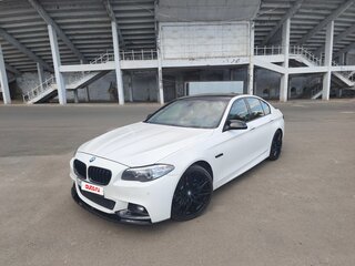 2013 BMW 5 серии 535i xDrive VI (F10/F11/F07) Рестайлинг, белый, 2600000 рублей, вид 2