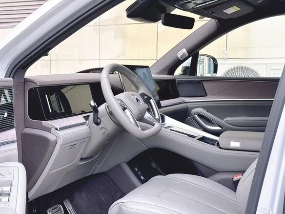 2026 Denza N9 75.3 kWh, белый, 11600000 рублей - вид 8
