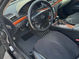 2008 Mercedes-Benz E-Класс 200 III (W211, S211) Рестайлинг, чёрный, 950000 рублей, вид 3