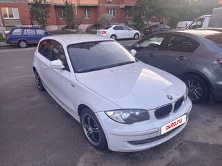 2010 BMW 1 серии 116i I (E81/E82/E87/E88) Рестайлинг, белый, 1200000 рублей, вид 4