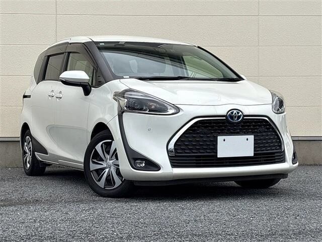 Открыть фотографии: Toyota Sienta II Рестайлинг