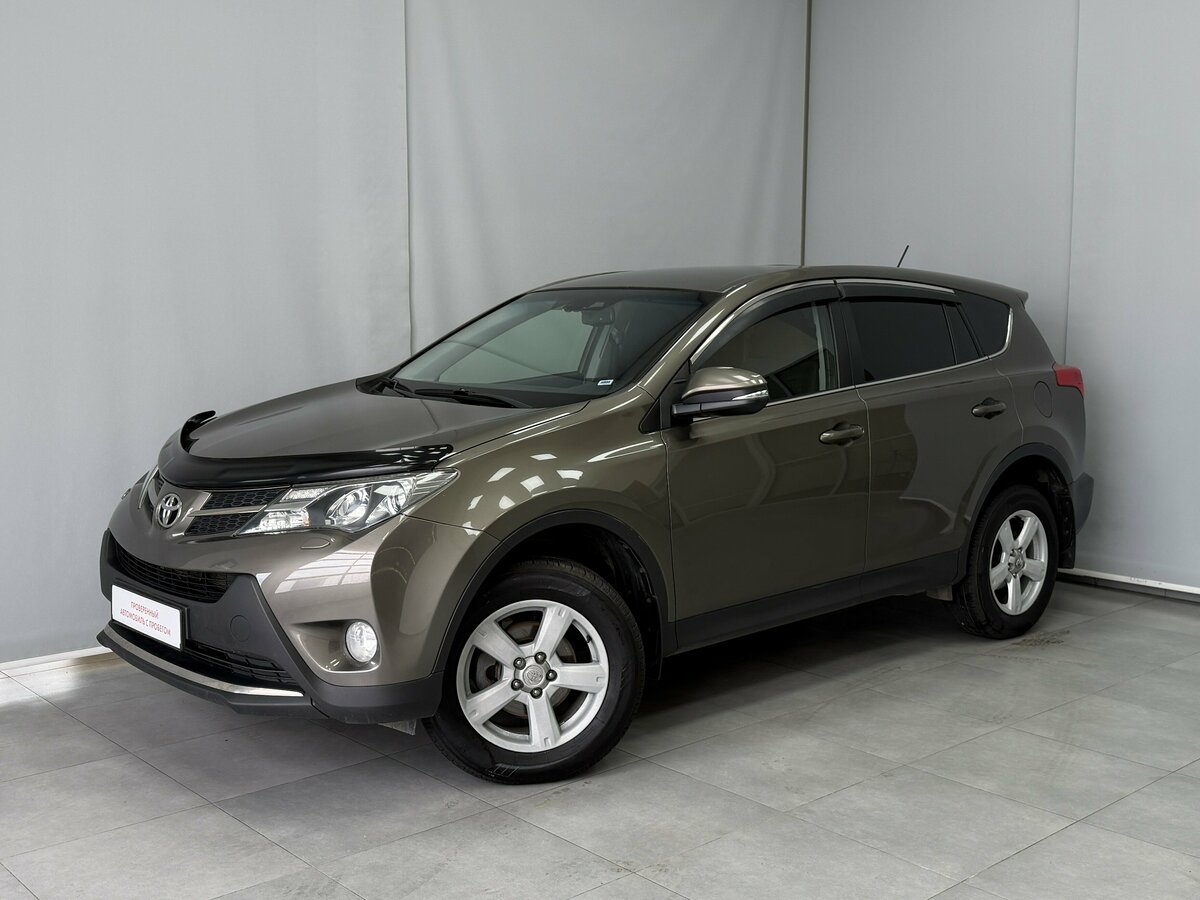 Открыть фотографии: Toyota RAV4 IV (XA40)