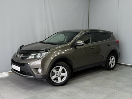 Toyota RAV4 IV (XA40)