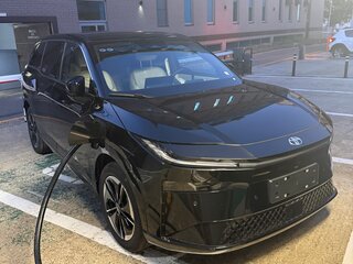 2026 Toyota bZ3X 58.3 kWh, чёрный, 2900000 рублей, вид 2