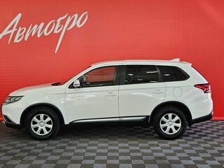 2018 Mitsubishi Outlander III Рестайлинг 2, белый, 1829000 рублей, вид 2