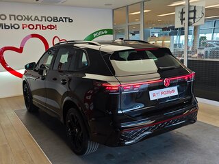2026 Volkswagen Tiguan L Pro III (China Market), чёрный, 5250000 рублей, вид 4
