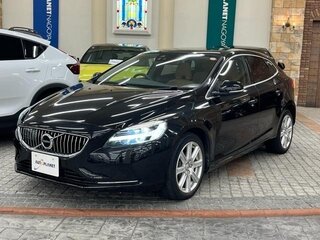 2020 Volvo V40 II Рестайлинг, чёрный, 1029060 рублей, вид 1