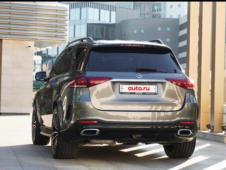 2019 Mercedes-Benz GLE 400 d II (V167), серый, 7450000 рублей, вид 3