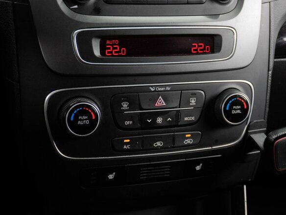 2015 Kia Sorento II Рестайлинг, белый, 1639000 рублей - вид 16