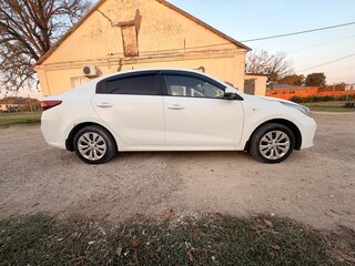 2017 Kia Rio IV, белый, 1150000 рублей, вид 2