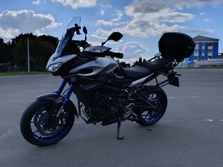 2015 Yamaha MT-09 Tracer (FJ-09), серебристый, 700000 рублей, вид 3