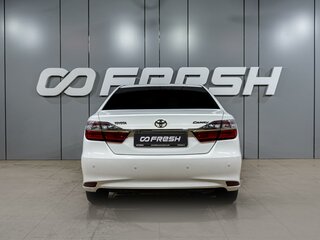 2015 Toyota Camry VII (XV50) Рестайлинг, белый, 1749000 рублей, вид 4