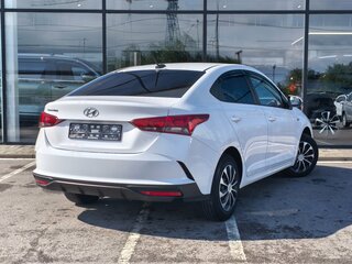 2021 Hyundai Solaris II Рестайлинг, белый, 1545000 рублей, вид 3