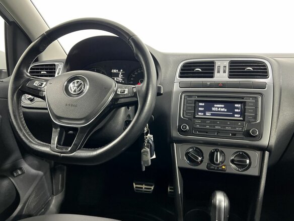 2016 Volkswagen Polo V Рестайлинг, белый - вид 14