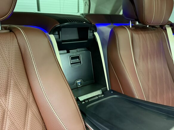 2026 Mercedes-Benz Maybach GLS 600 I Рестайлинг, чёрный, 29980000 рублей - вид 36