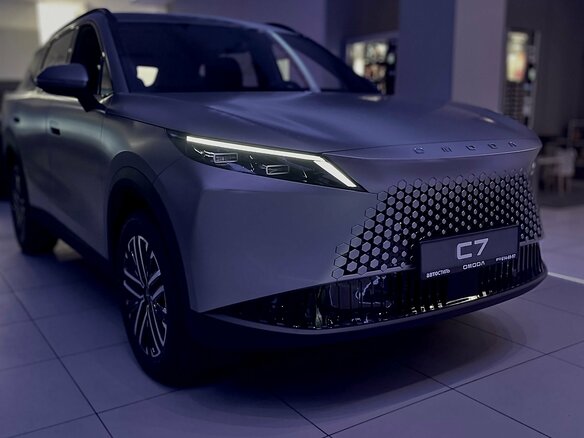 2026 Omoda C7, серебристый, 2909610 рублей - вид 3