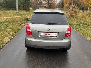 2013 Skoda Fabia II Рестайлинг, бежевый, 600000 рублей, вид 2