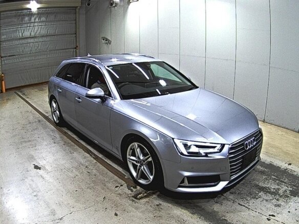 2019 Audi A4 V (B9), серебристый, 1425000 рублей