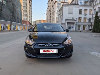 2013 Hyundai Solaris I, чёрный, 740000 рублей, вид 2