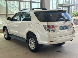 2014 Toyota Fortuner I Рестайлинг 2, белый, 2800000 рублей, вид 4