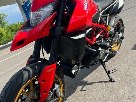 2020 Ducati Hypermotard, красный, 1250000 рублей, вид 3