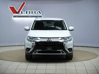 2019 Mitsubishi Outlander III Рестайлинг 3, белый, 2130000 рублей, вид 2