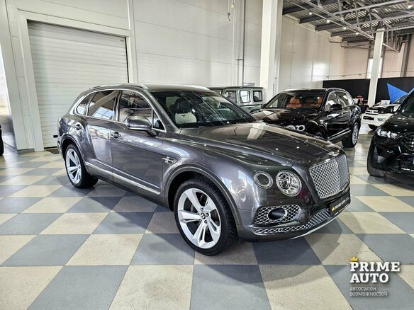 2018 Bentley Bentayga I, серый - вид 2