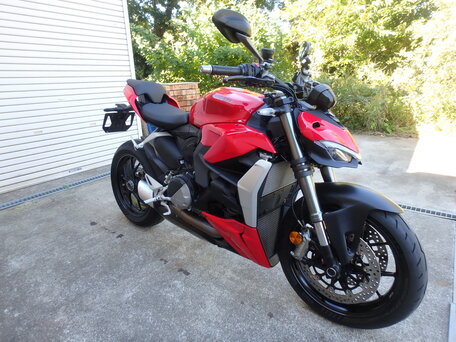 2022 Ducati Streetfighter V2, красный, 1715000 рублей, вид 1