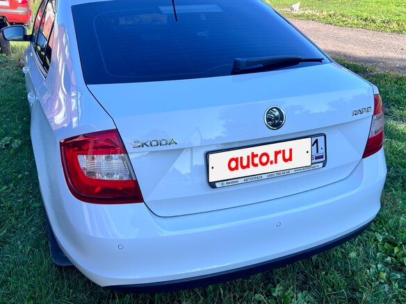 2014 Skoda Rapid I, белый - вид 2