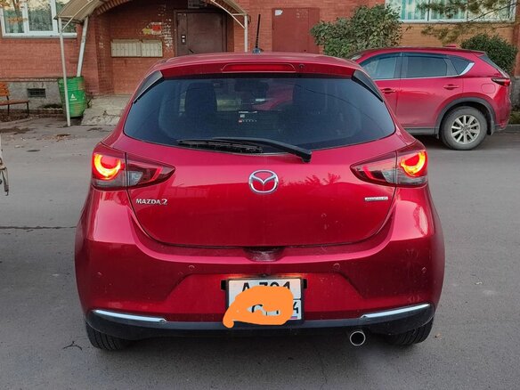 2020 Mazda 2 III (DJ) Рестайлинг, красный, 1400000 рублей - вид 2