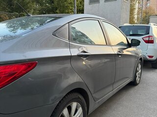2013 Hyundai Solaris I, серый, 750000 рублей, вид 2