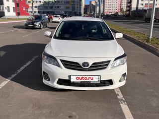 2013 Toyota Corolla X (E140, E150) Рестайлинг, белый, 1020000 рублей, вид 1
