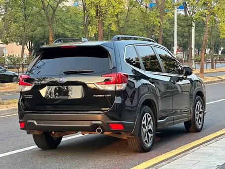 2022 Subaru Forester V Рестайлинг, чёрный, 2459000 рублей, вид 4
