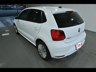 2015 Volkswagen Polo V Рестайлинг, белый, 610000 рублей, вид 4