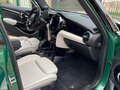 2021 Mini Hatch Cooper III (F55/F56) Рестайлинг 2, зелёный, 2700000 рублей - вид 9