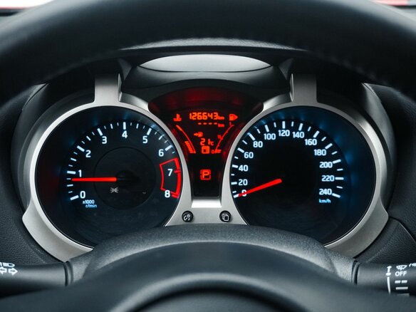 2013 Nissan Juke I, красный, 1170000 рублей - вид 13
