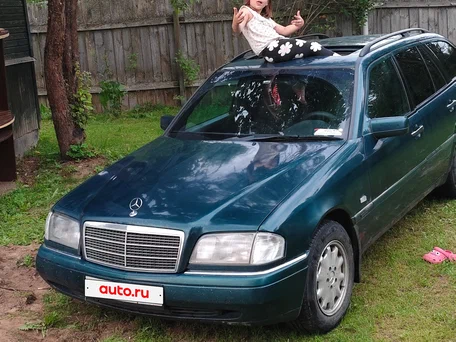 1997 Mercedes-Benz C-Класс 180 I (W202), зелёный, 235000 рублей, вид 2